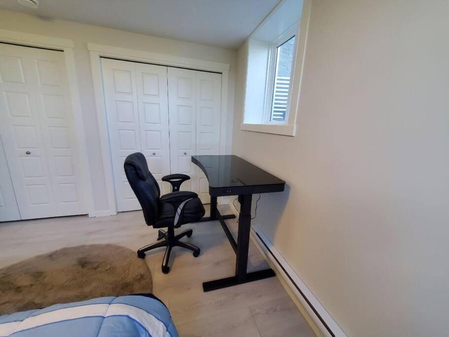 Cozy Rockland Park Unit+Parking Lejlighed YYC Eksteriør billede