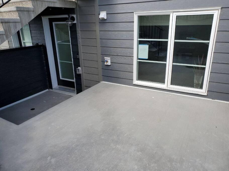 Cozy Rockland Park Unit+Parking Lejlighed YYC Eksteriør billede