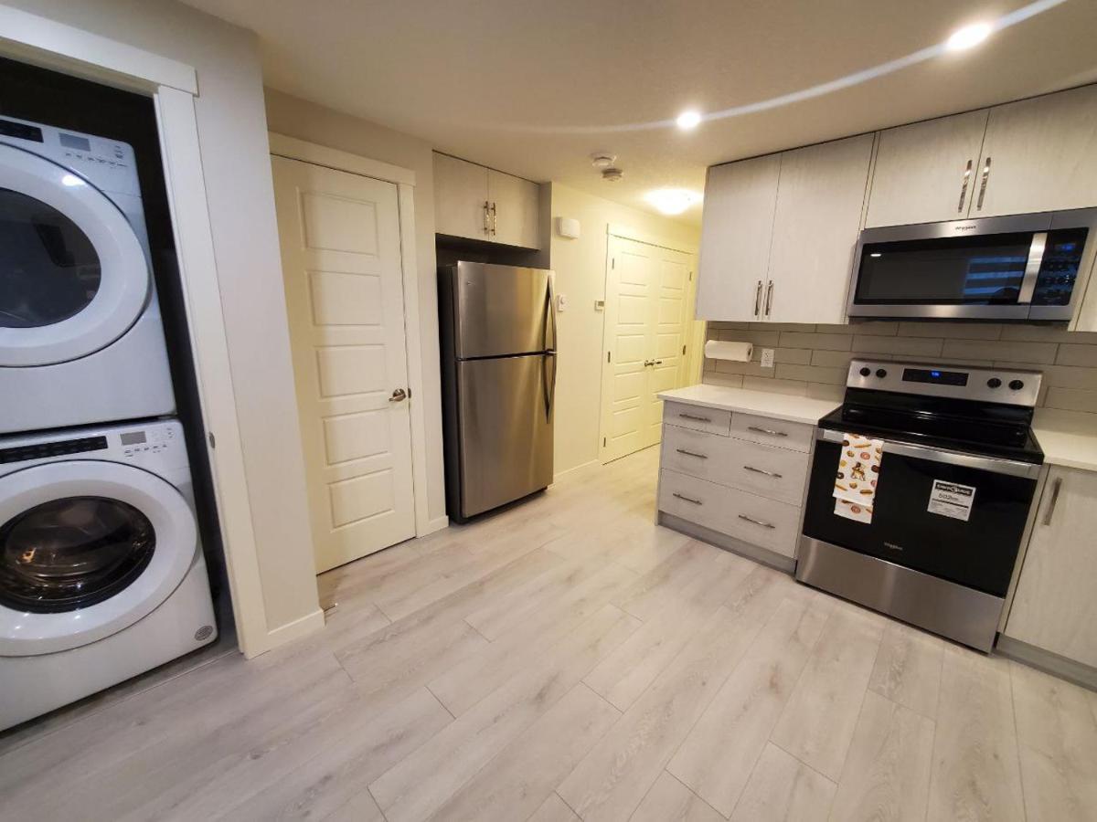 Cozy Rockland Park Unit+Parking Lejlighed YYC Eksteriør billede