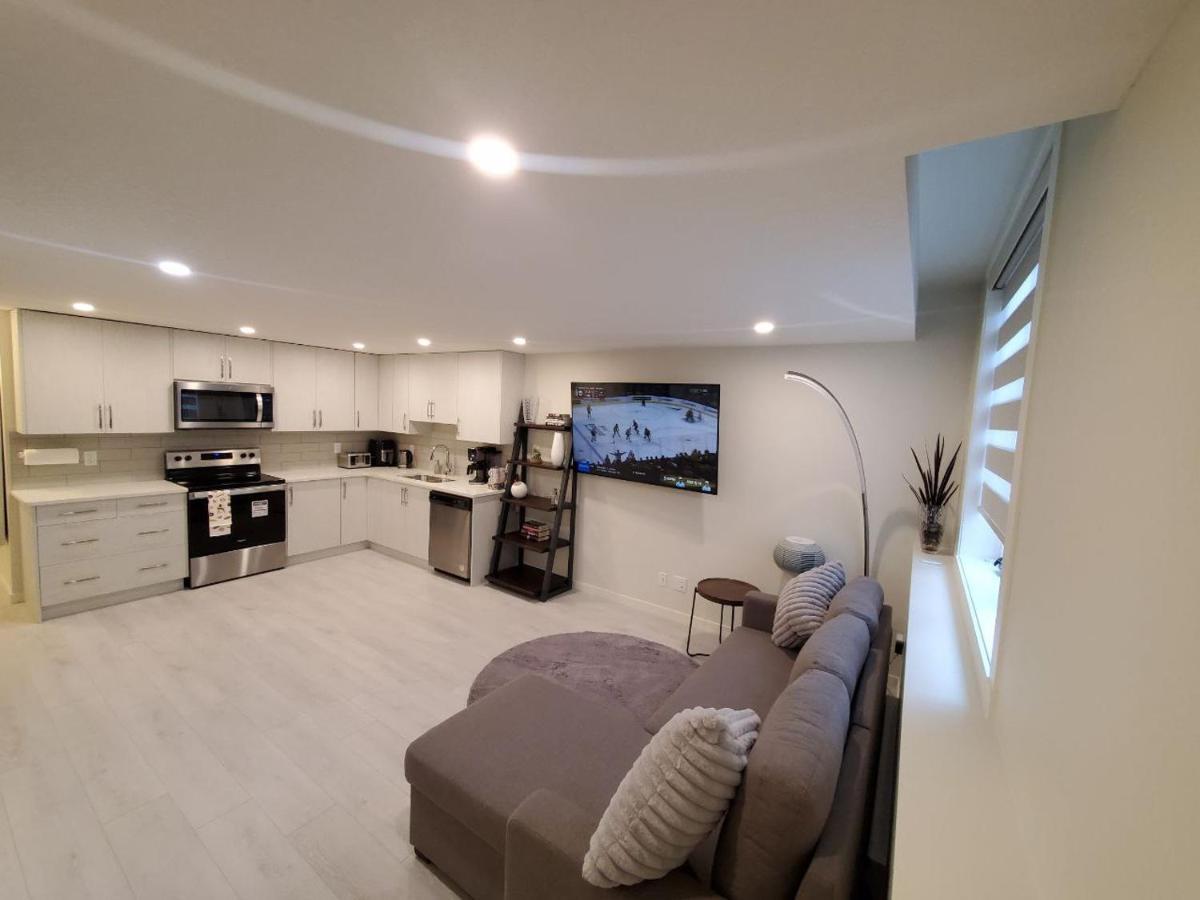 Cozy Rockland Park Unit+Parking Lejlighed YYC Eksteriør billede