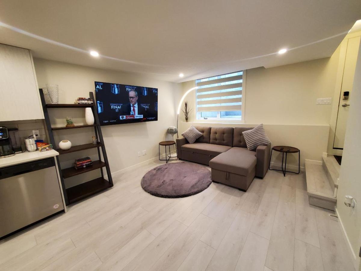 Cozy Rockland Park Unit+Parking Lejlighed YYC Eksteriør billede