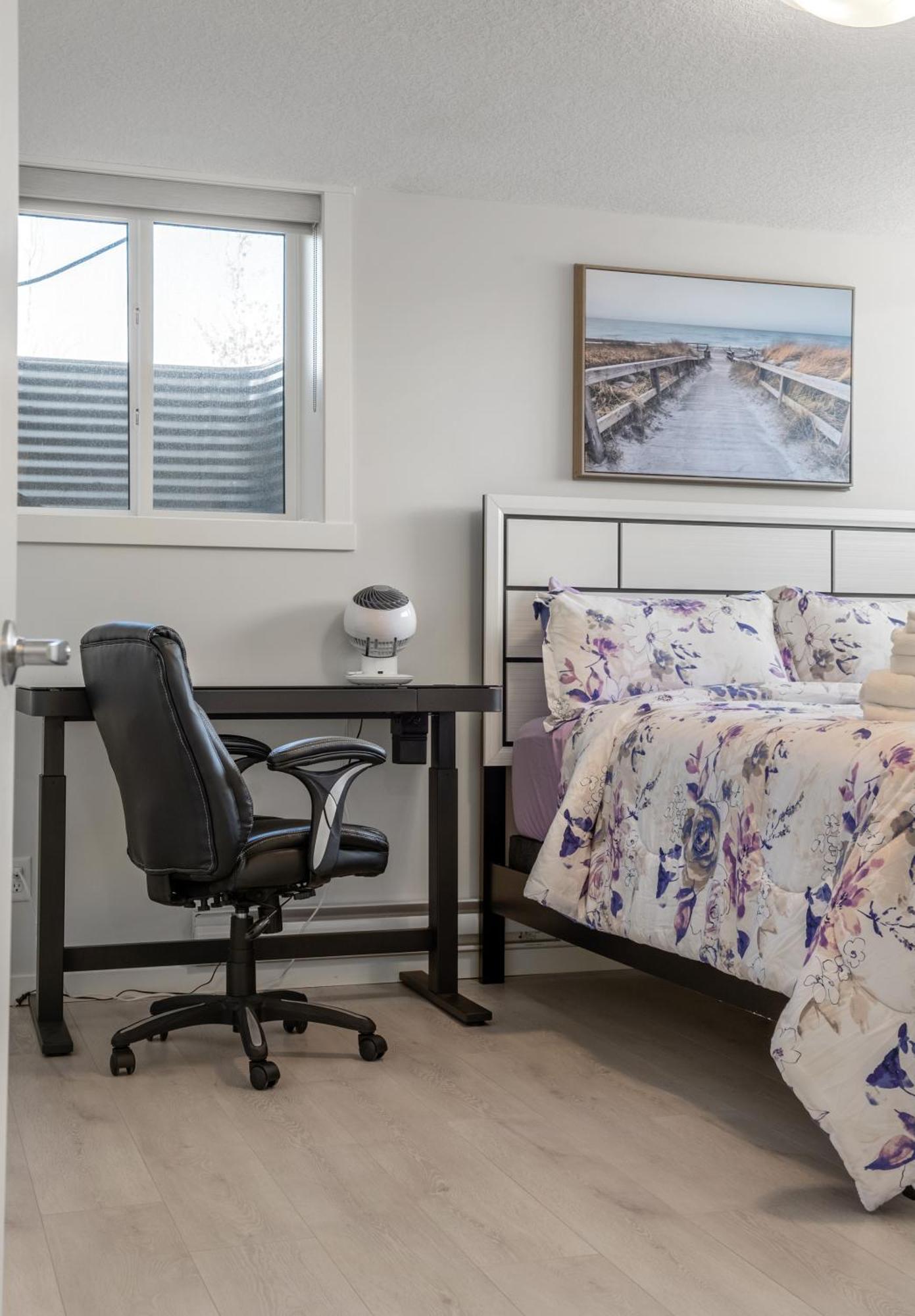 Cozy Rockland Park Unit+Parking Lejlighed YYC Eksteriør billede