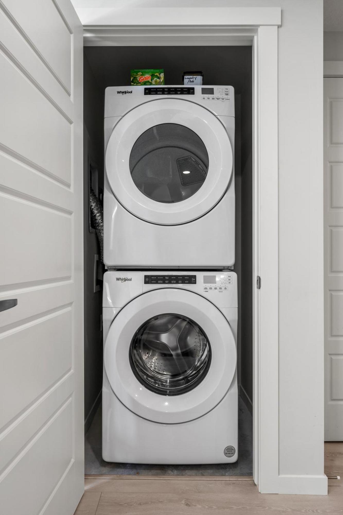Cozy Rockland Park Unit+Parking Lejlighed YYC Eksteriør billede