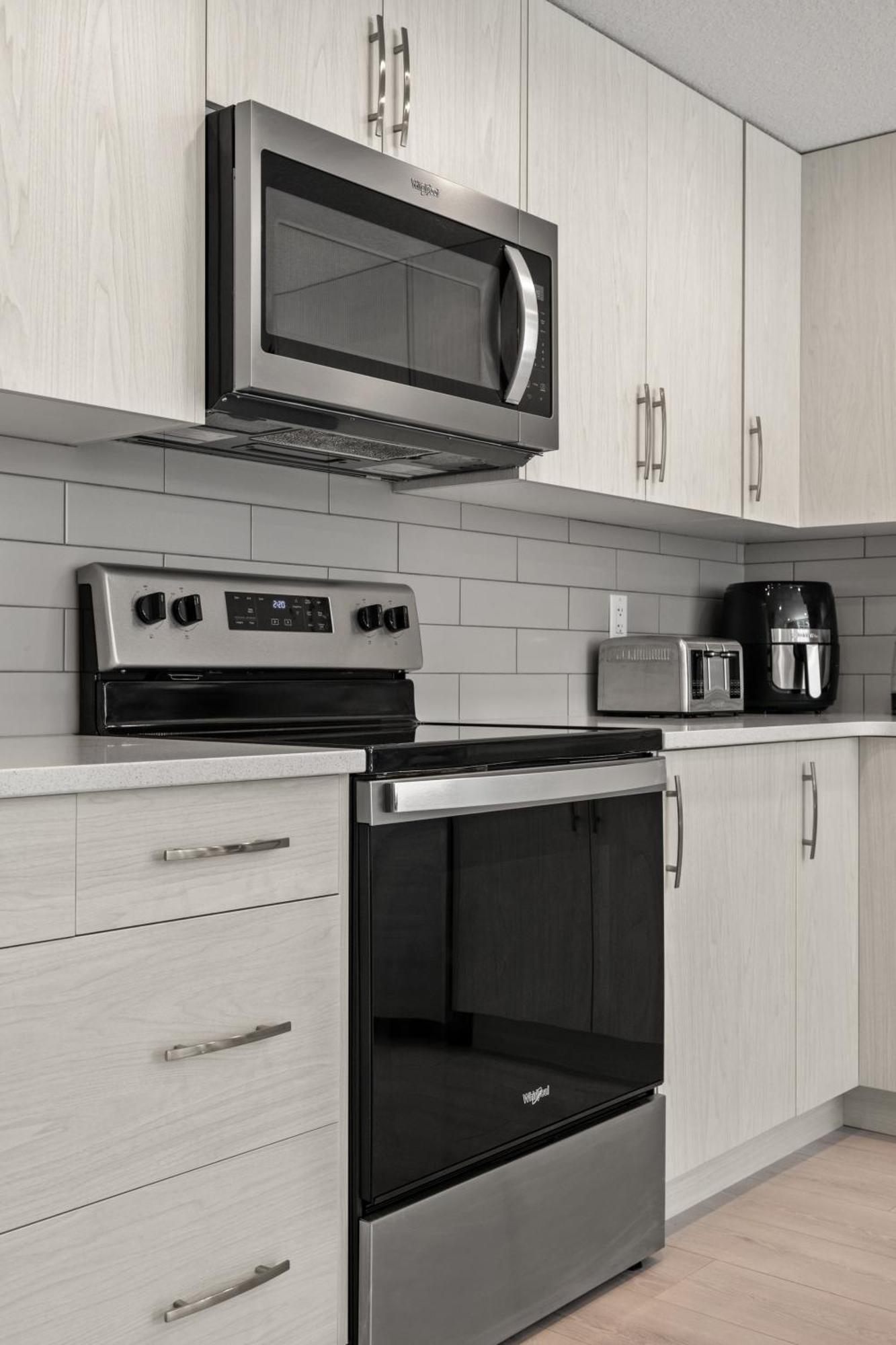 Cozy Rockland Park Unit+Parking Lejlighed YYC Eksteriør billede