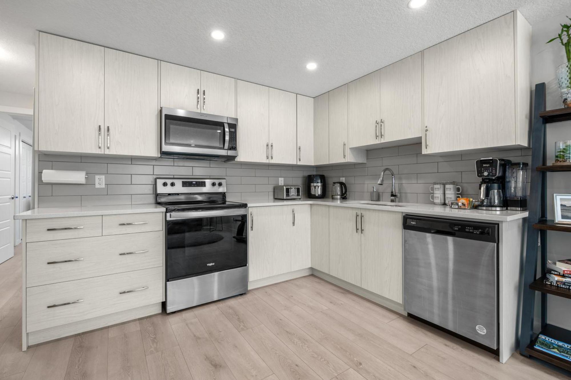 Cozy Rockland Park Unit+Parking Lejlighed YYC Eksteriør billede